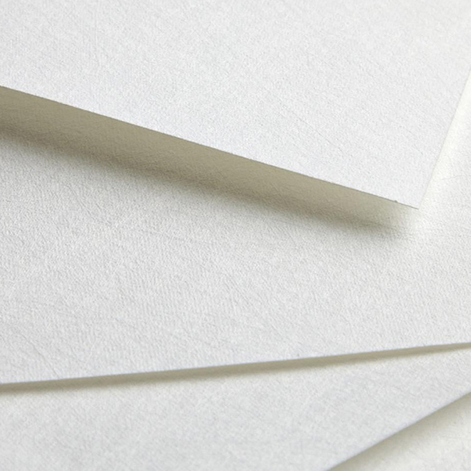 Biały papier nakładkowy z melaminy o gramaturze 45 g / m2 do zastawy stołowej z melaminy 2