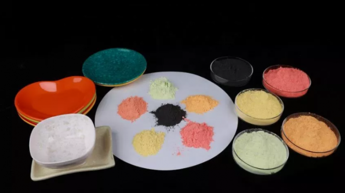 Kolorowy proszek żywicy melaminowo-mocznikowo-formaldehydowej MMC do zastawy stołowej 1