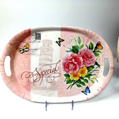 Dobra cena. Czyste białe wielofunkcyjne miski do domowych lub restauracyjnych posiłków w Internecie